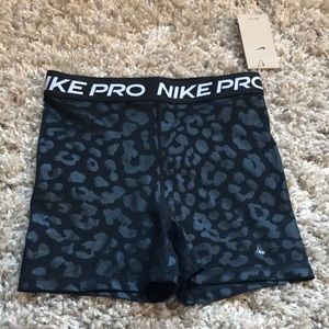 Nike Women’s Pro Shorts- New